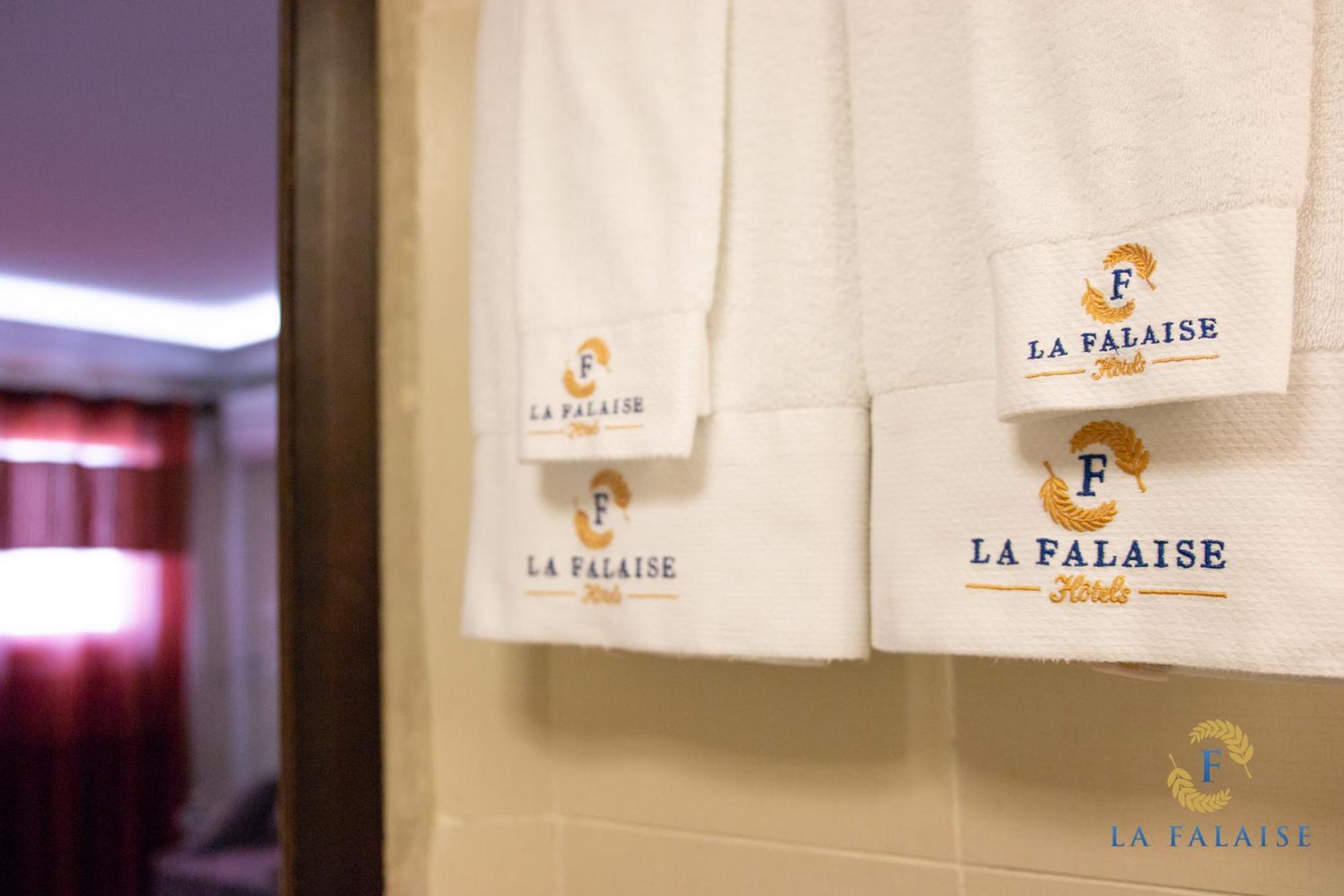 Hotel Residence La Falaise Douala Buitenkant foto