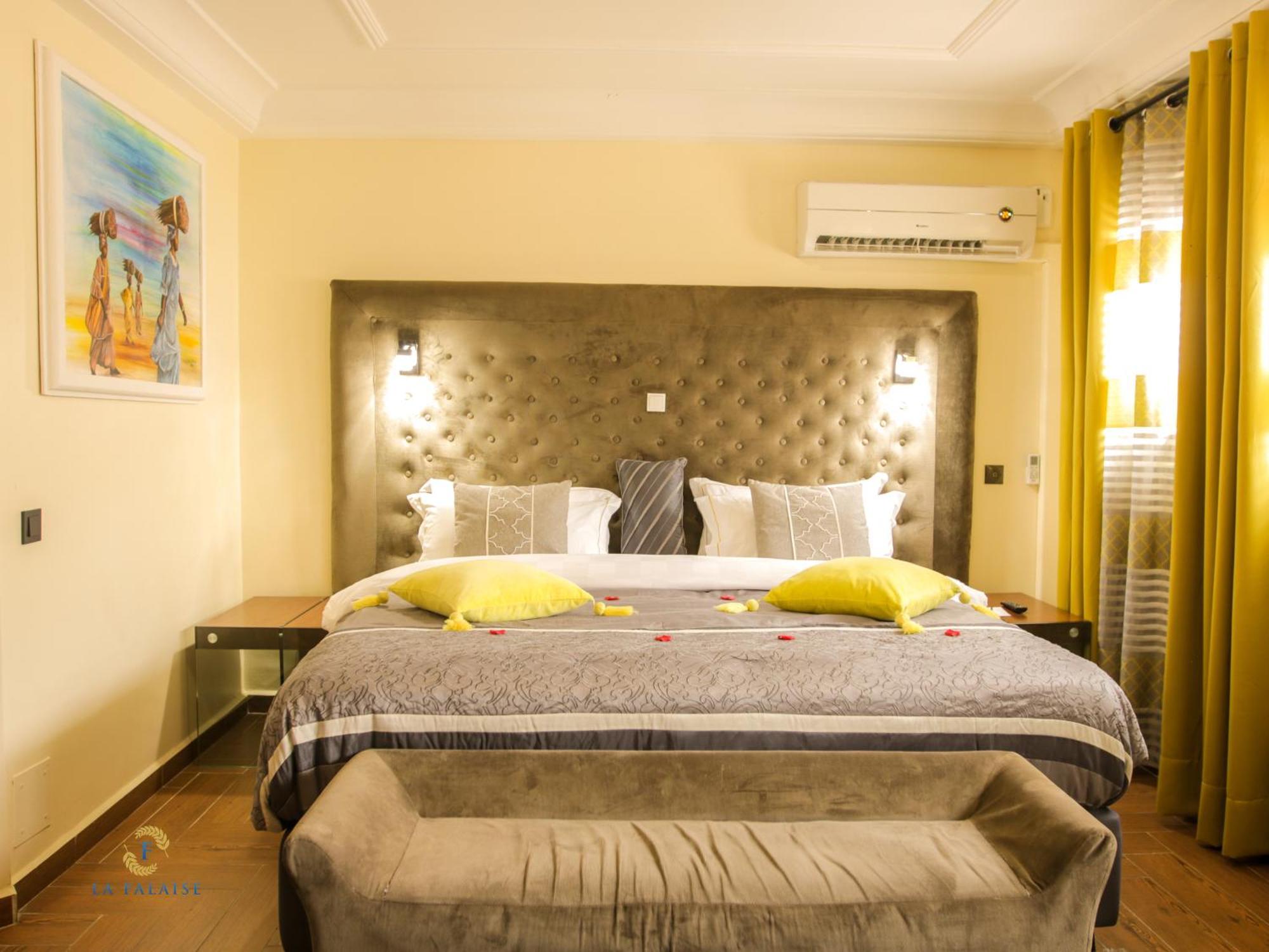 Hotel Residence La Falaise Douala Buitenkant foto